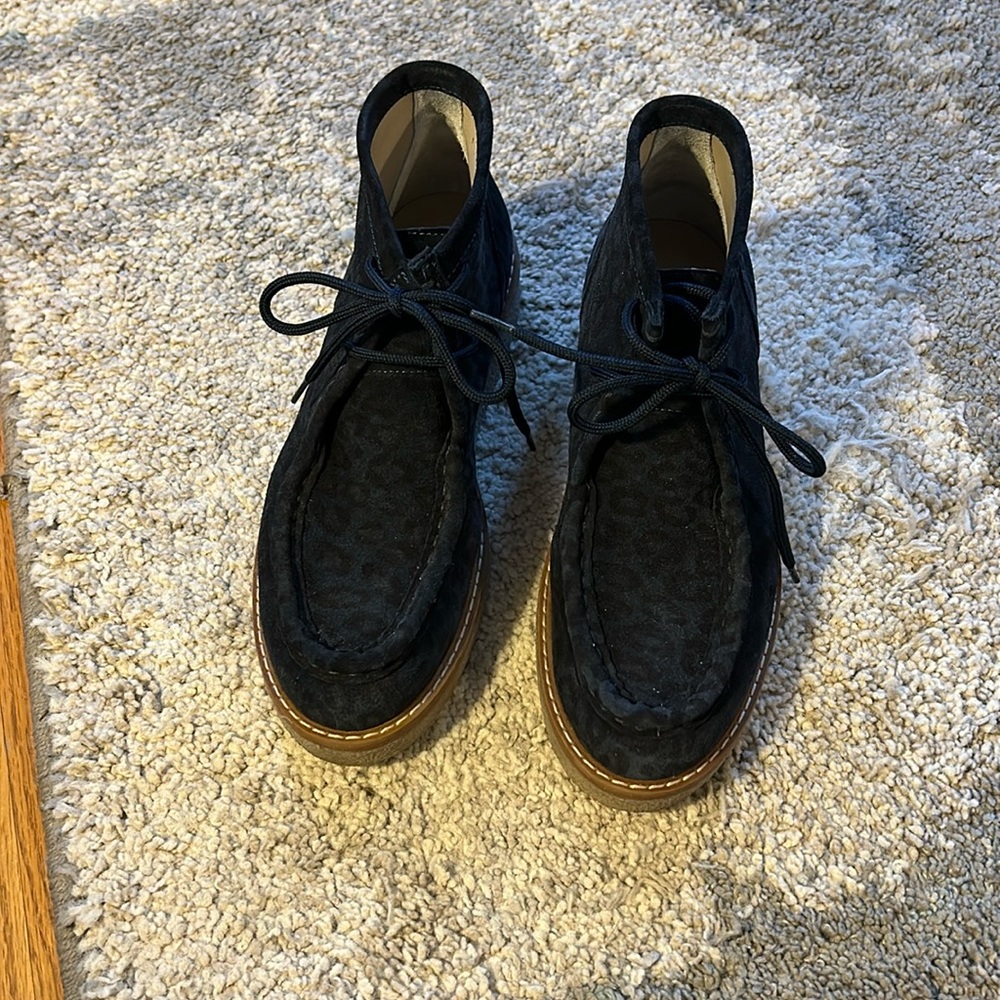 Wallabies from Sundance. Size 6.5 in a cute navy camouflage. Worn twice.